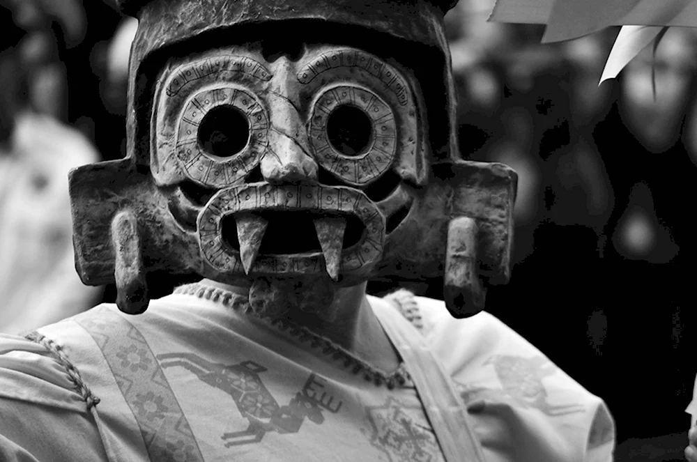 Ацтекский Жрец с маской Тлалока