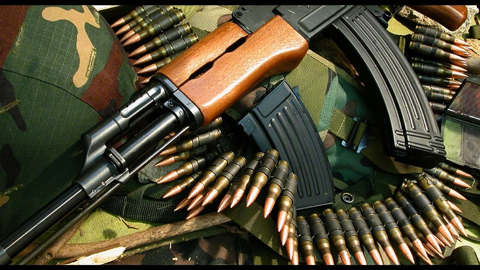 Автомат Калашникова АК-47 боевой