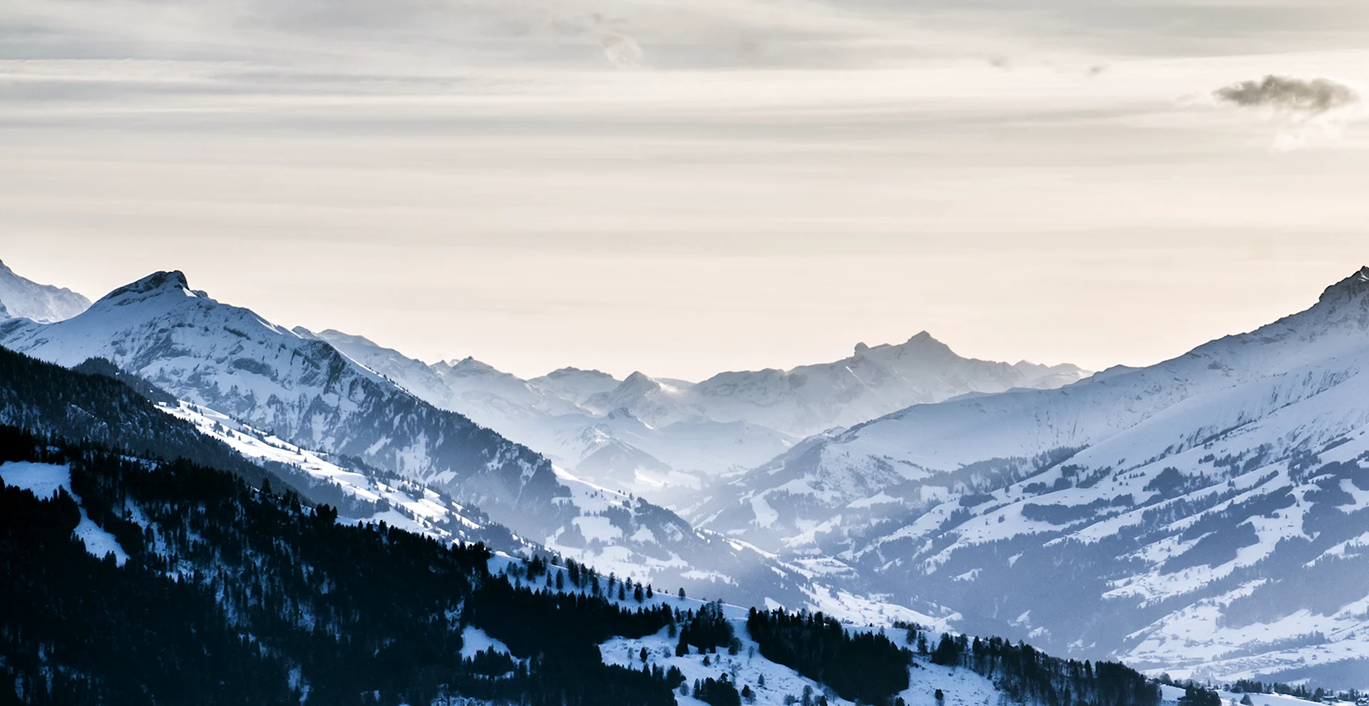 Беатенберг горы Альпийские