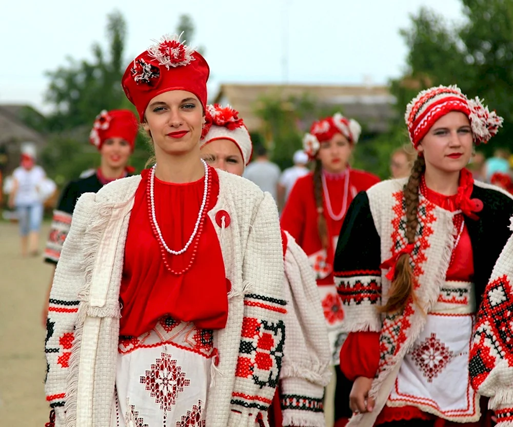 Белорусский национальный головной убор женский