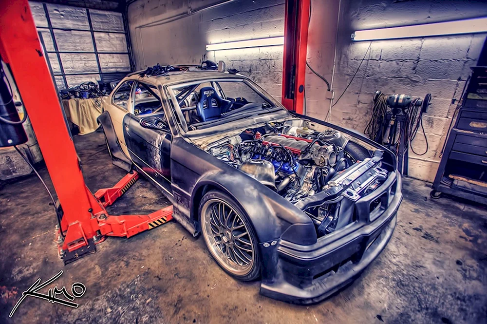 BMW e30 в гараже