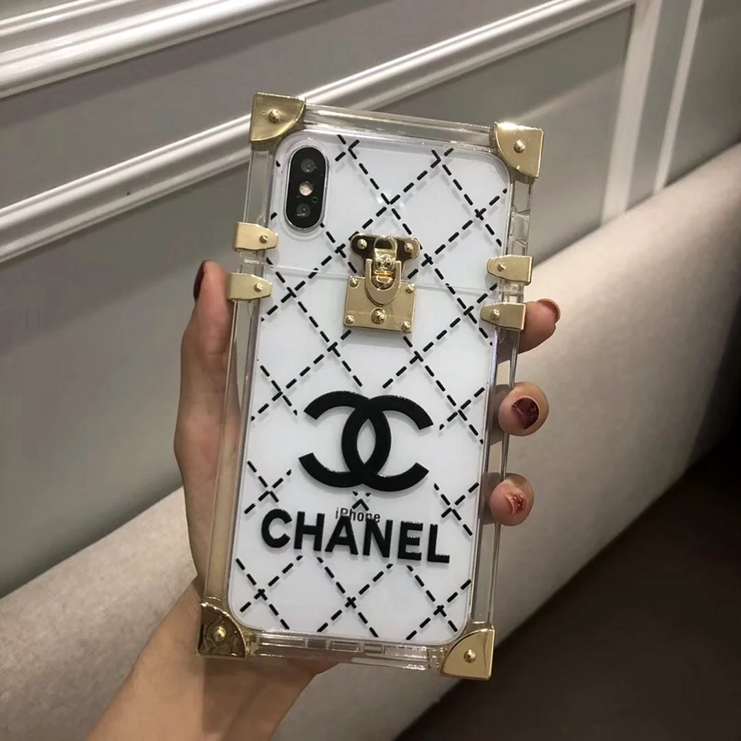 Чехол на айфон XR Chanel