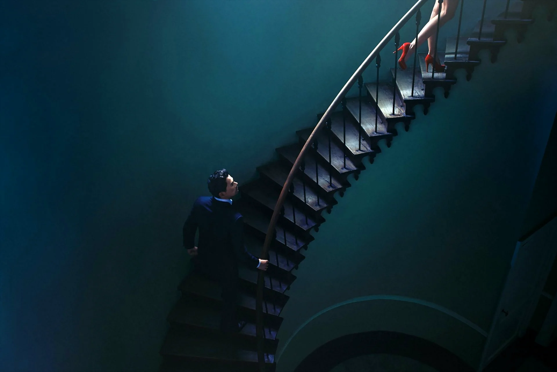Человек на винтовой лестнице