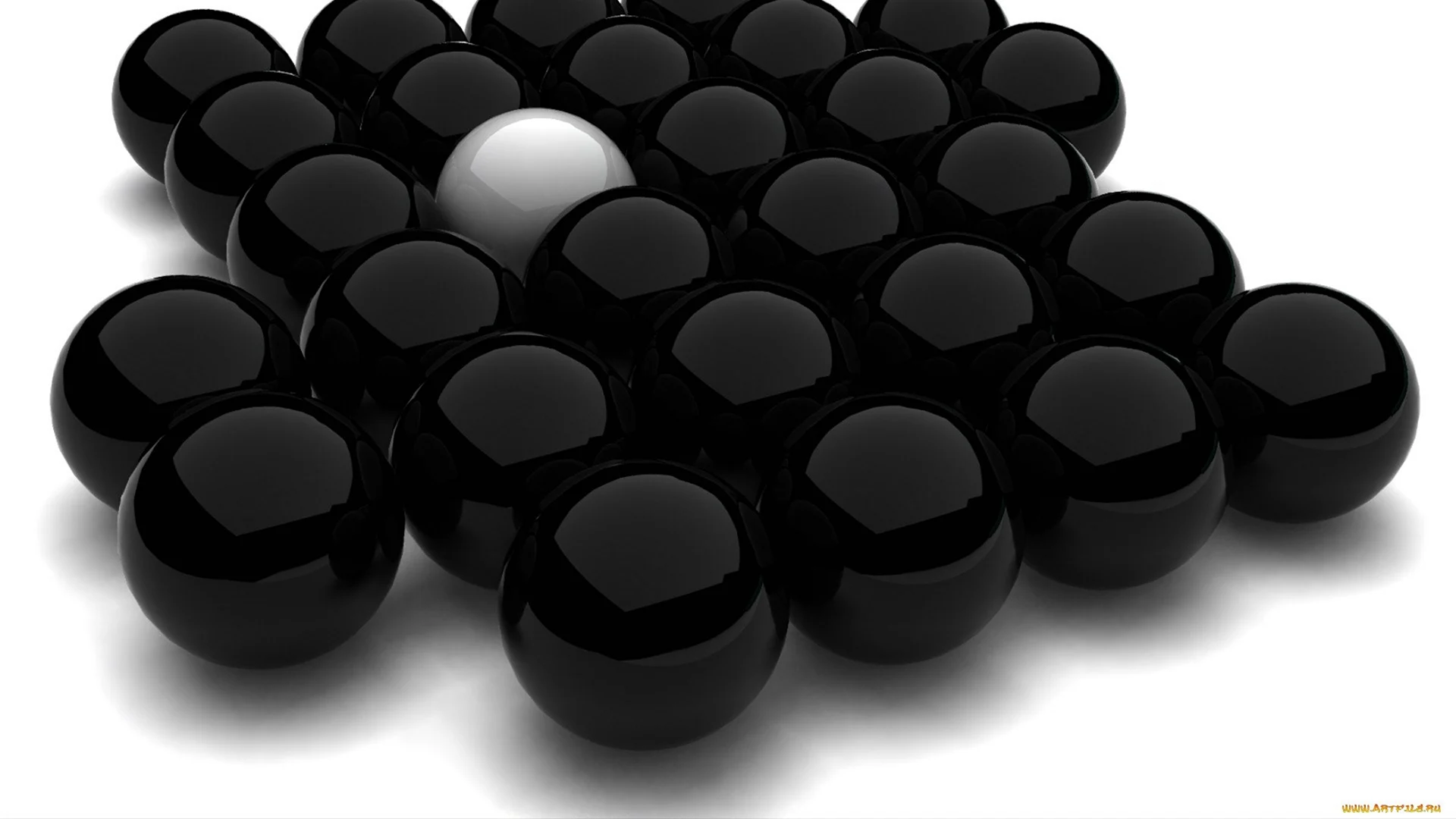 Черные шарики на черном фоне