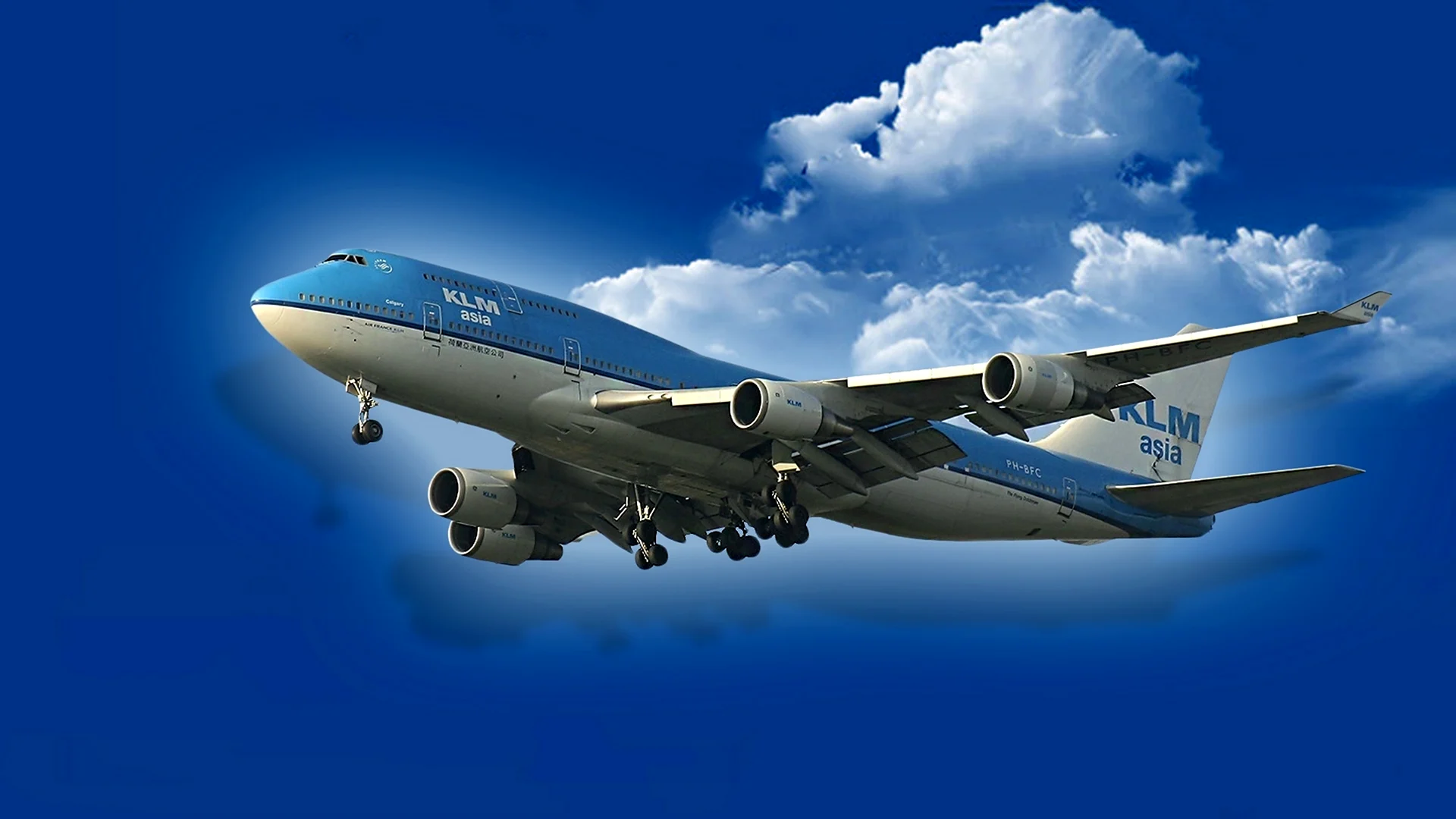 Дальнемагистральный Boeing 747.