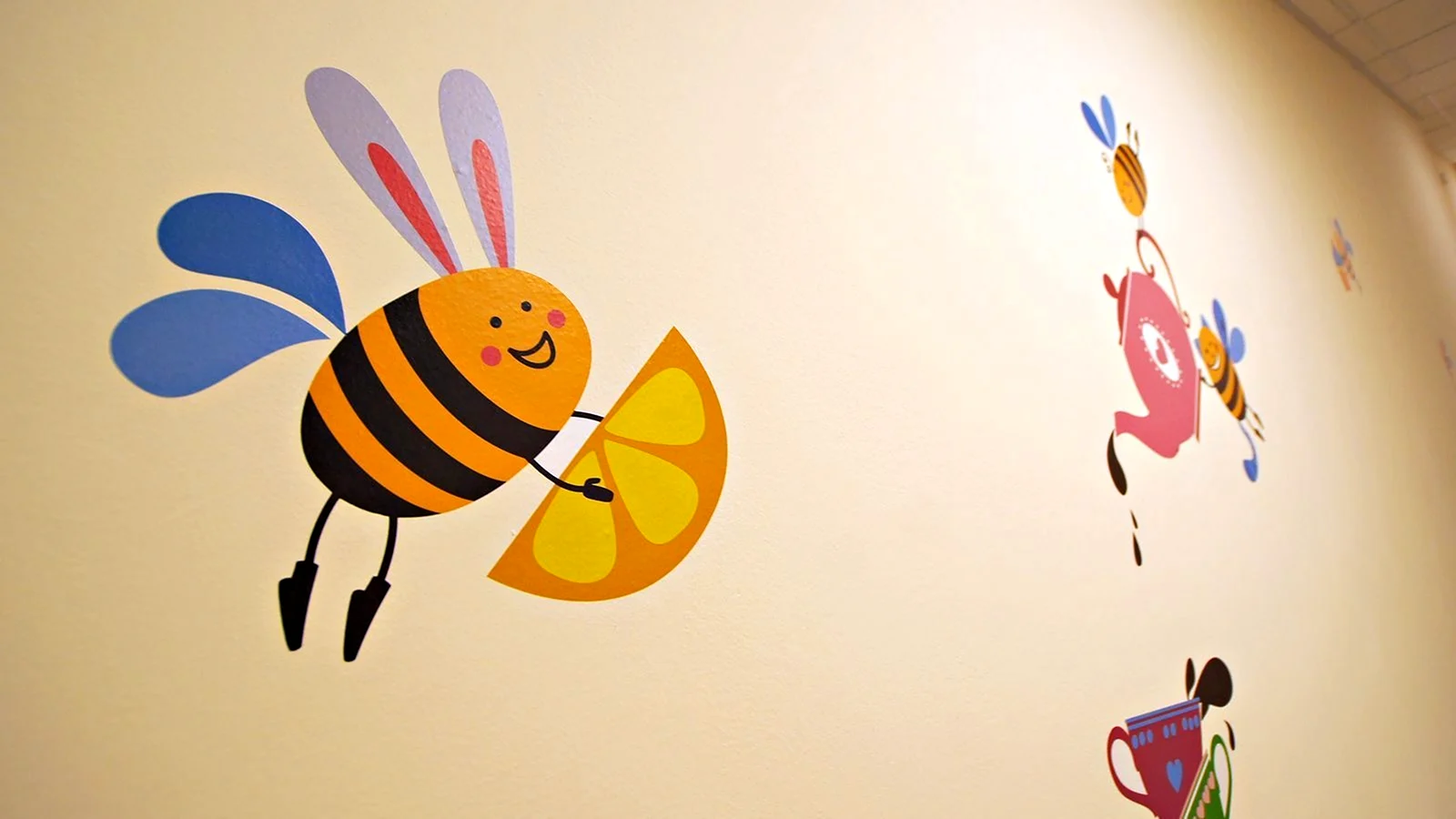 Декор на стену Пчелка