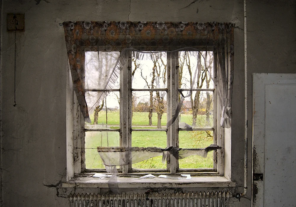 Деревянные окна изнутри старые