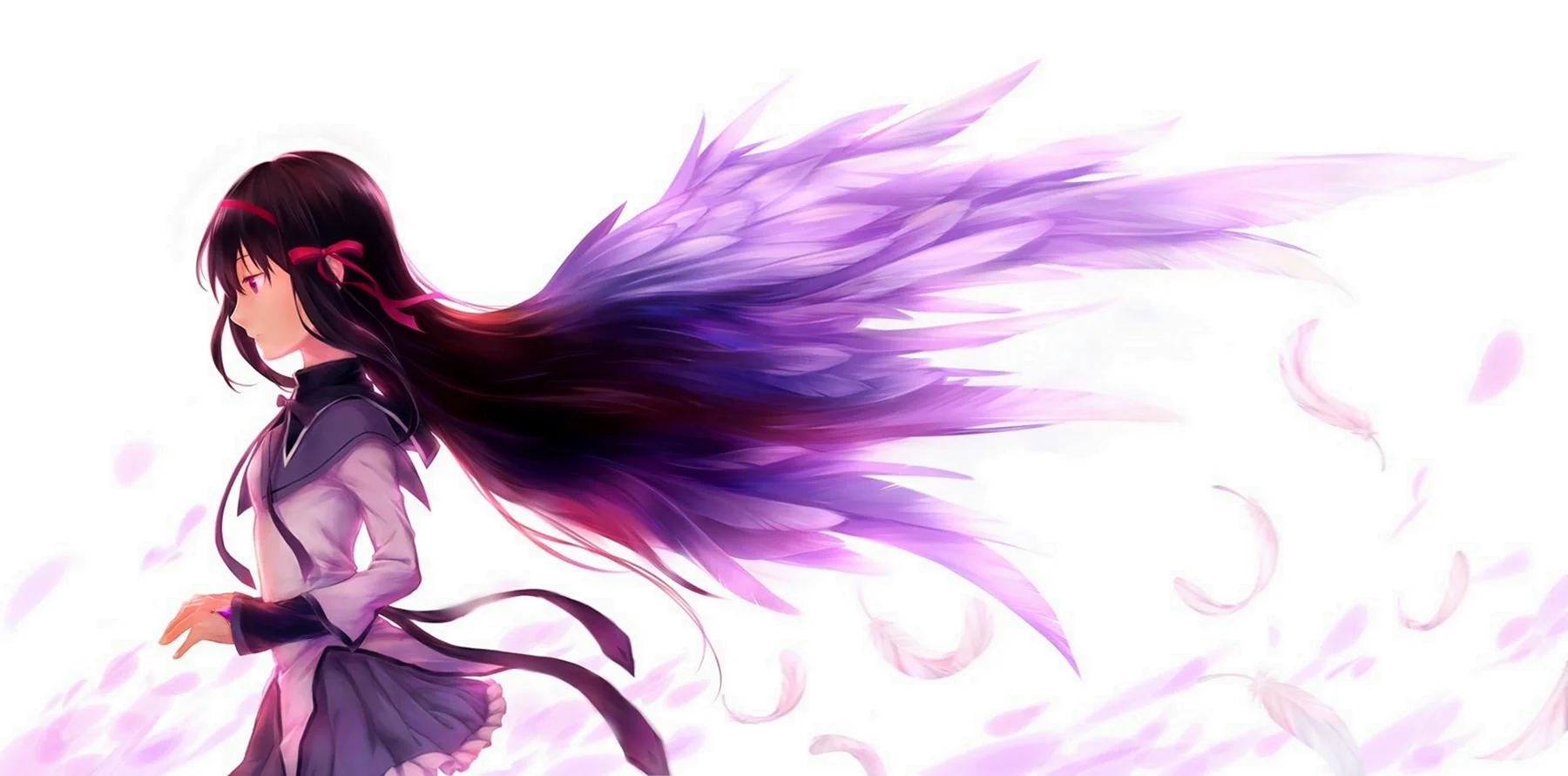 Девушка с фиолетовыми волосами и крыльями