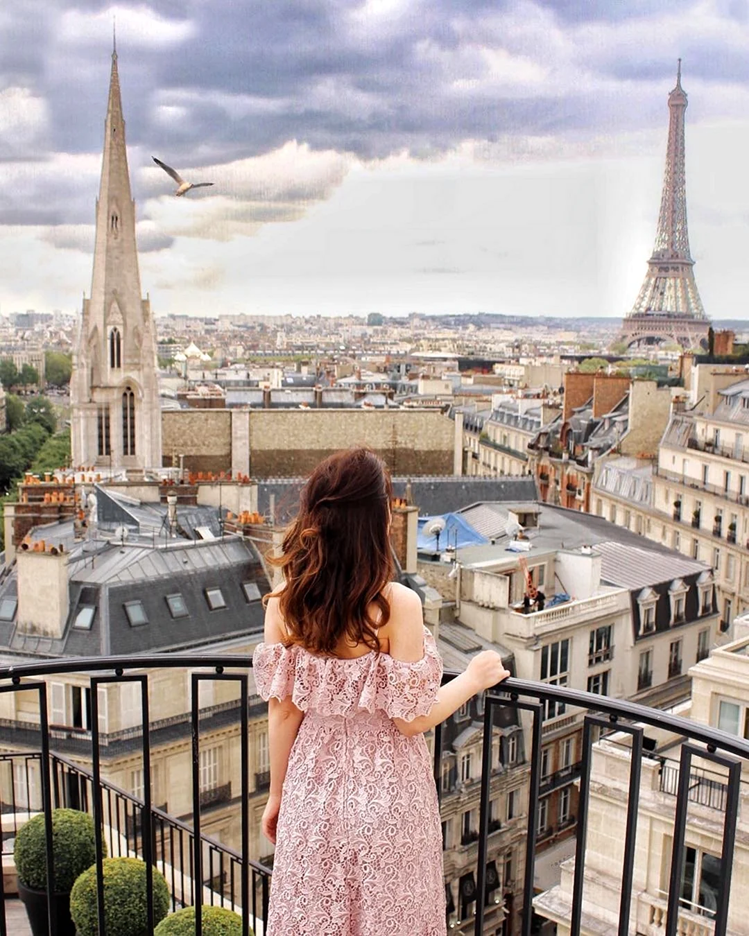 «Девушка в Париже»