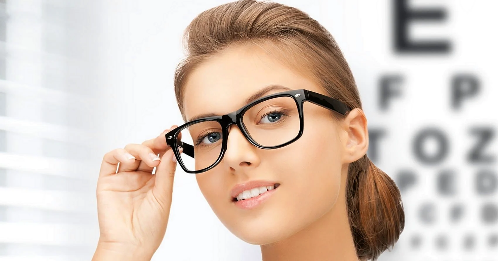 Девушки в очках для зрения