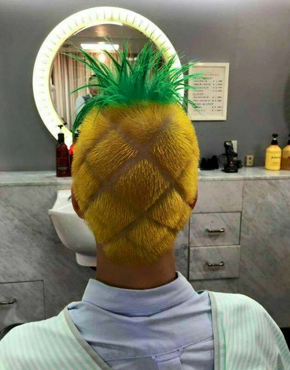 Джарахов прическа ананас