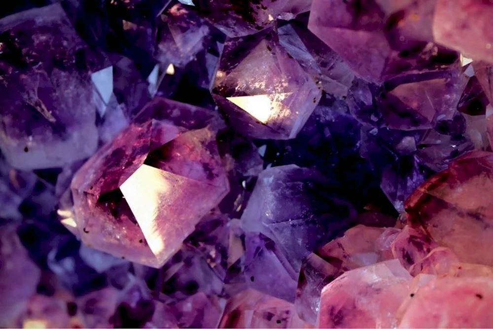 Фиолетовый Алмаз