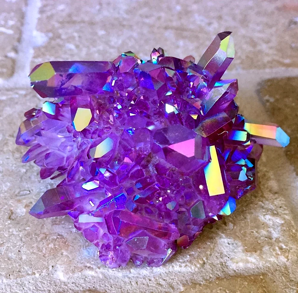 Фиолетовый кварц Кристалл