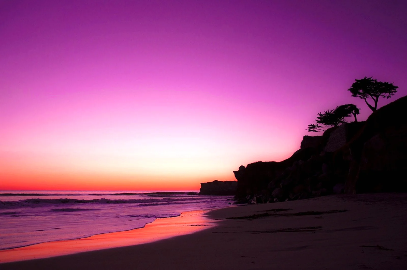 Фиолетовый пляж