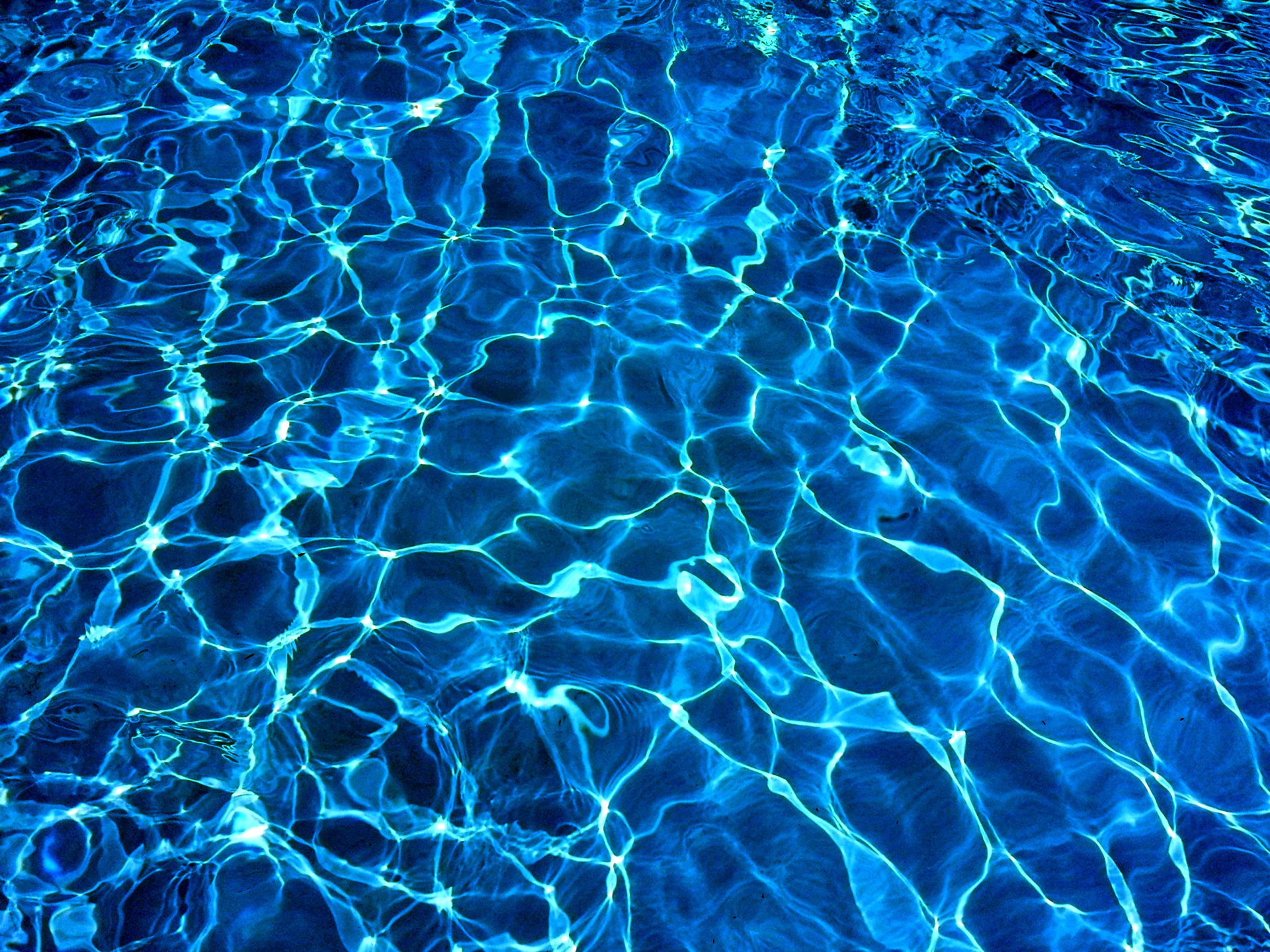 Голубой бассейн