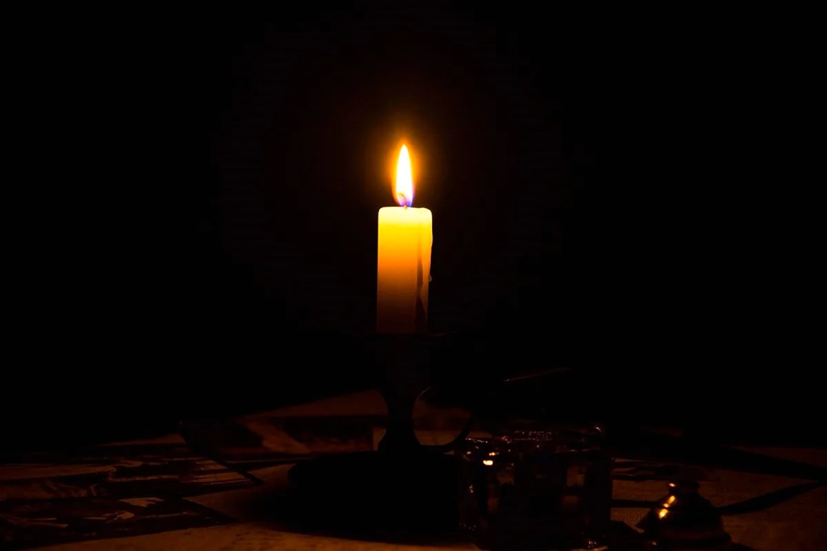 Горящая свеча