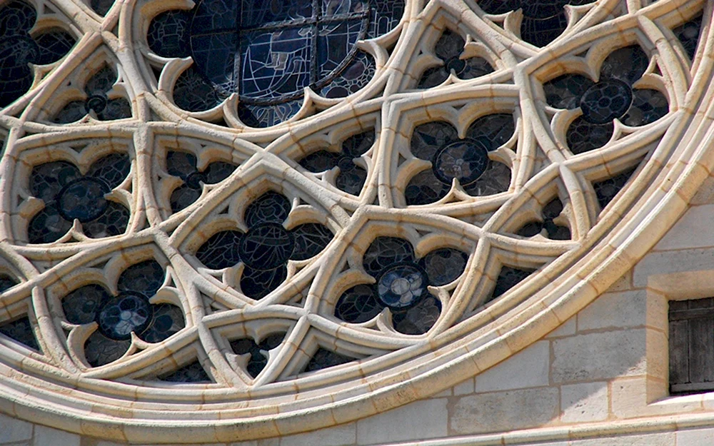Готическая роза миланского собора