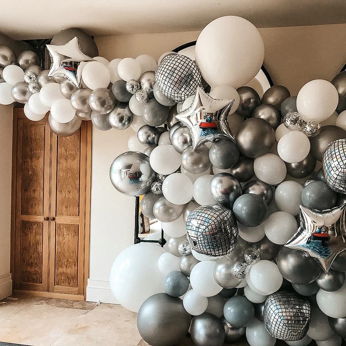 Инсталляции из воздушных шаров