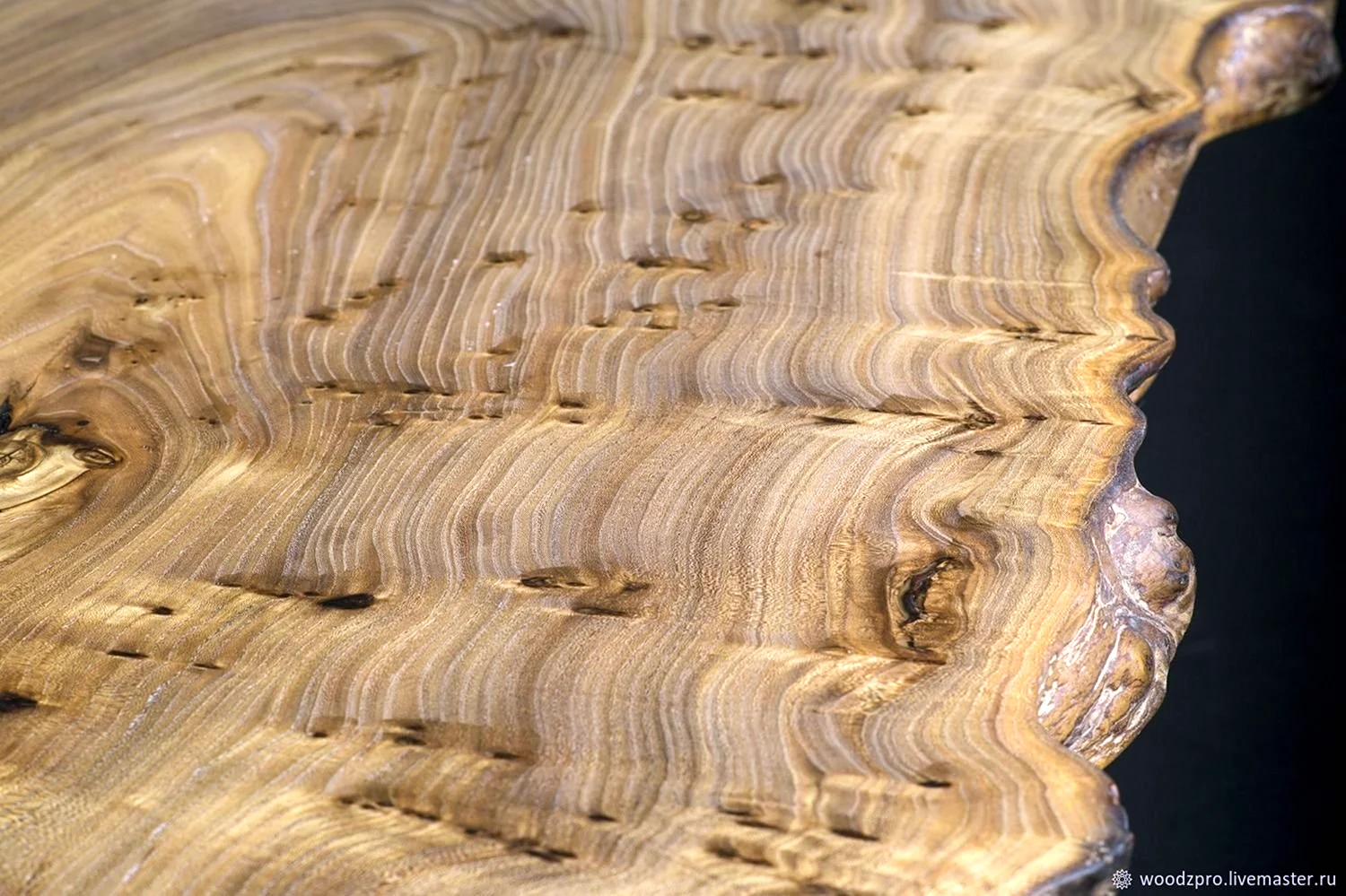 Карагач фактура древесины