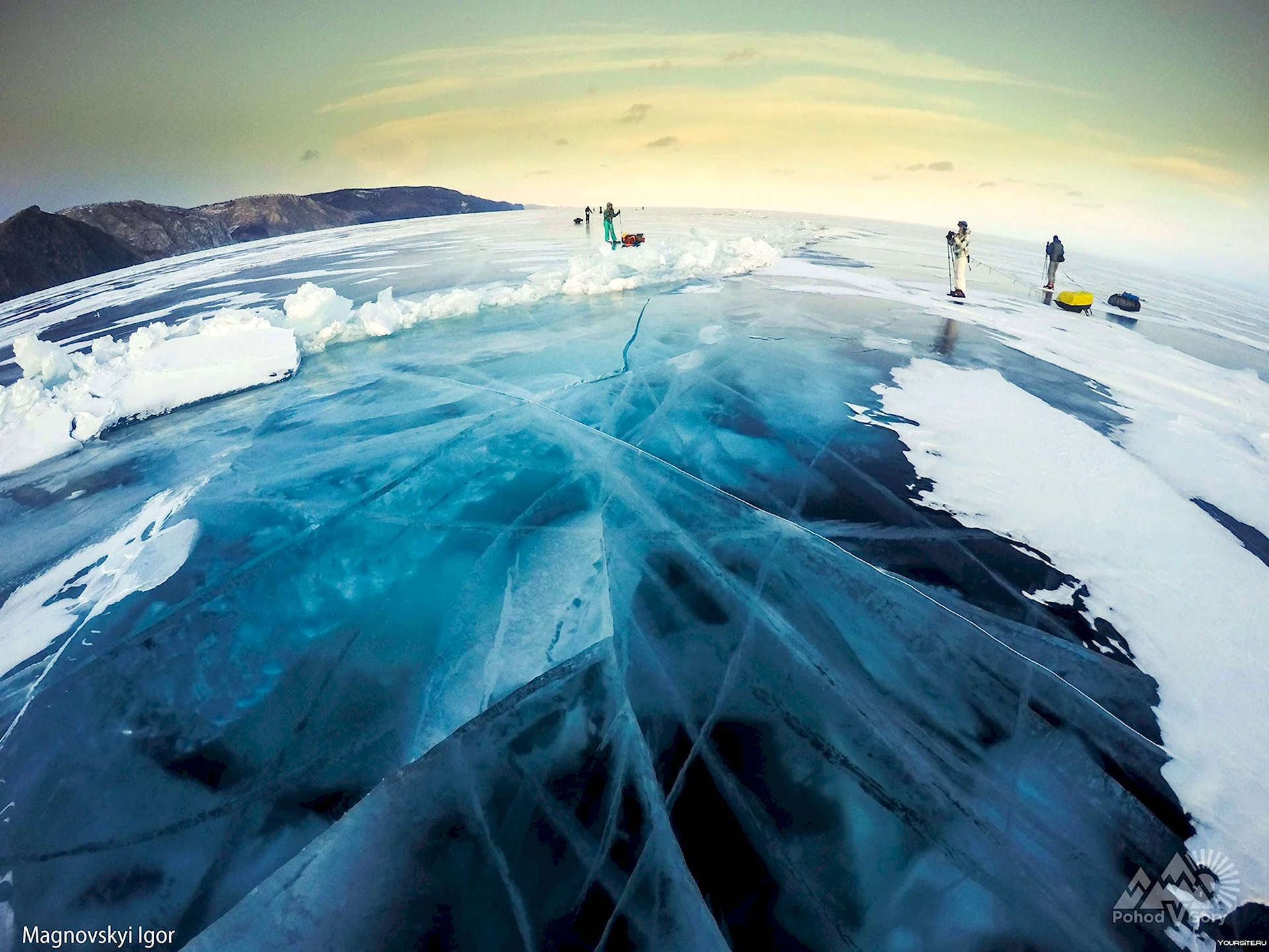 Каток на льду Байкала