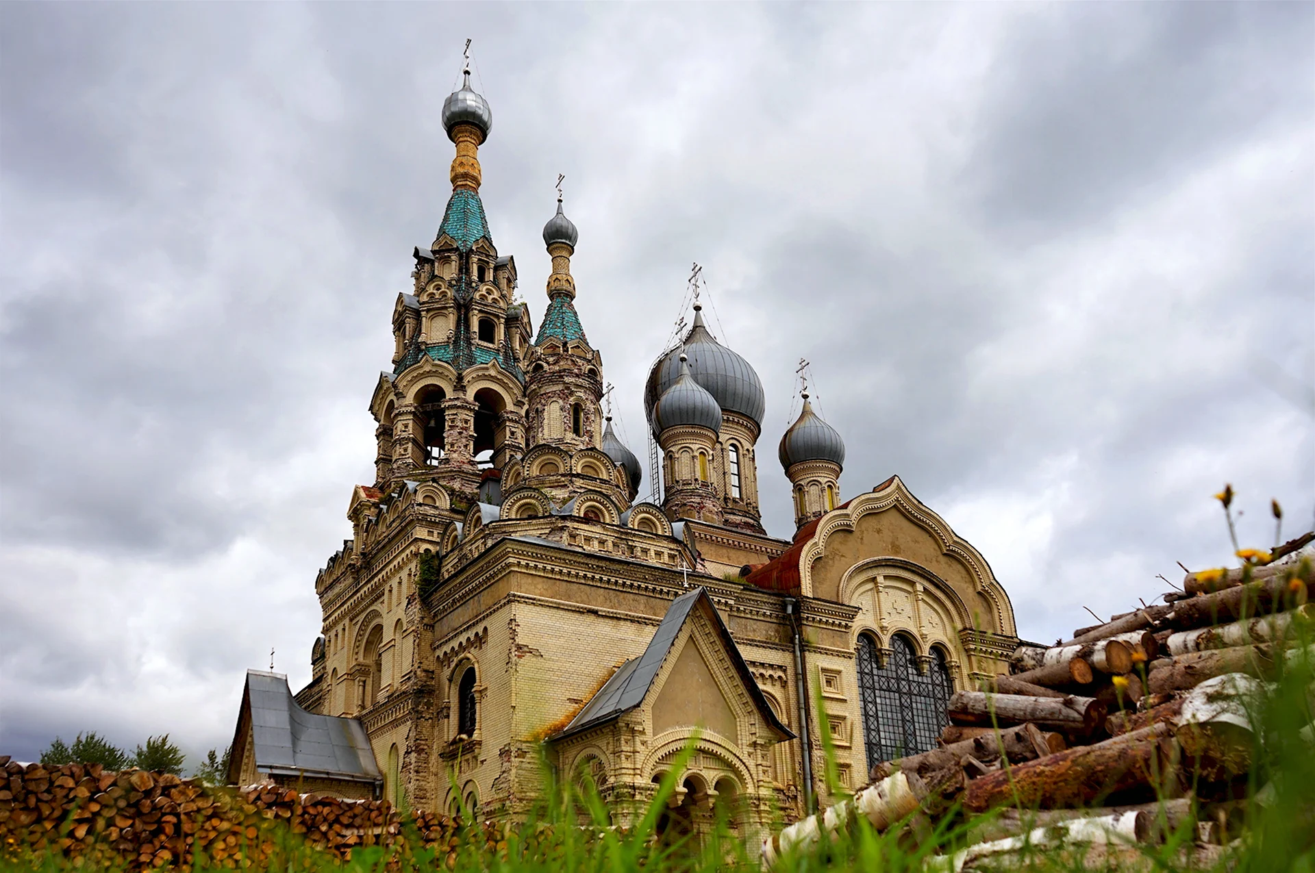 Храм Спаса Нерукотворного русская православная Церковь