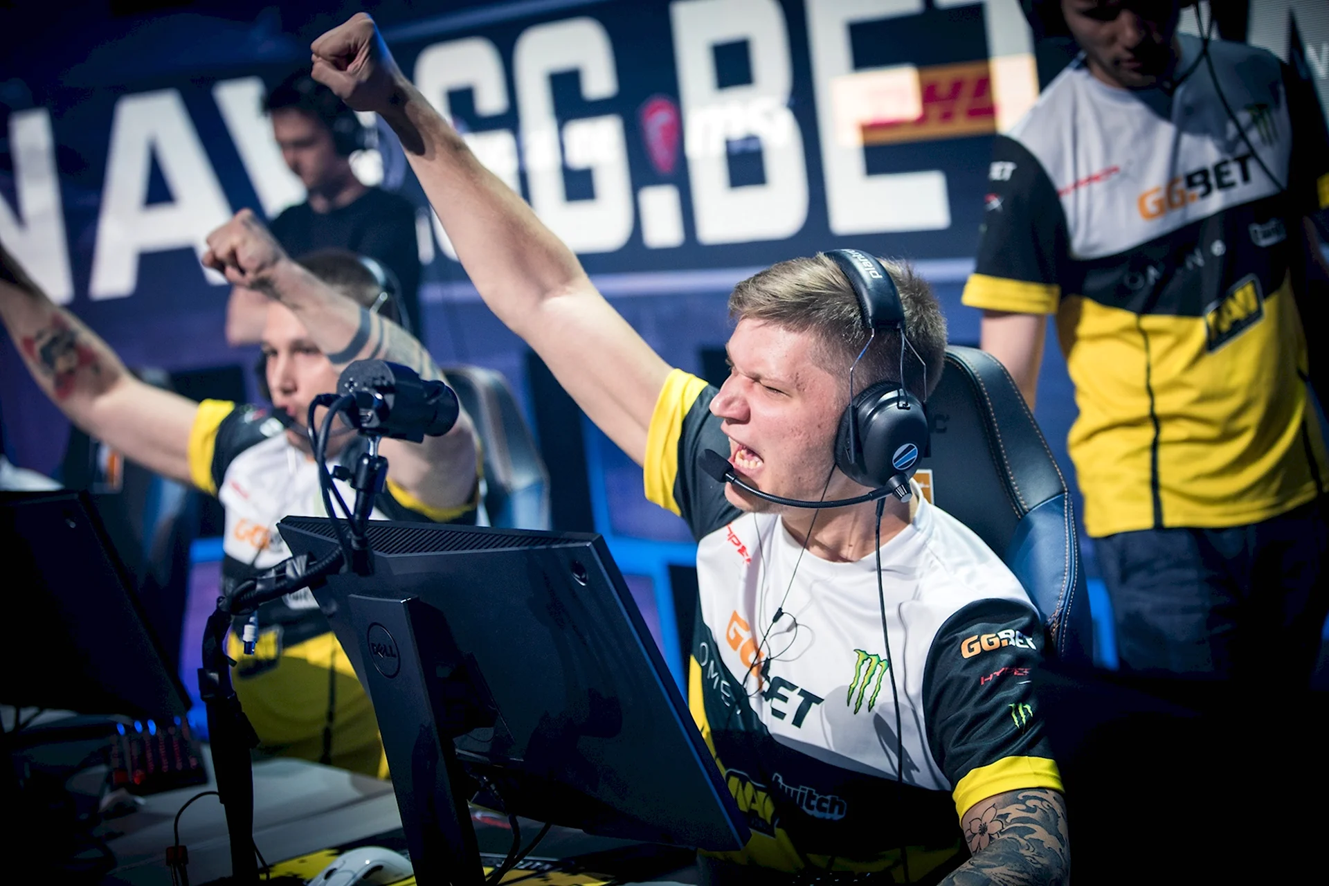 Пк киберспортсменов. Киберспорт Navi s1mple. Симпл нави 2021.