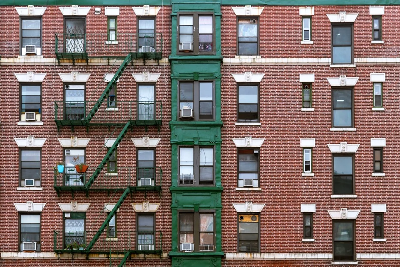 Кирпичные многоэтажки в Нью-Йорке