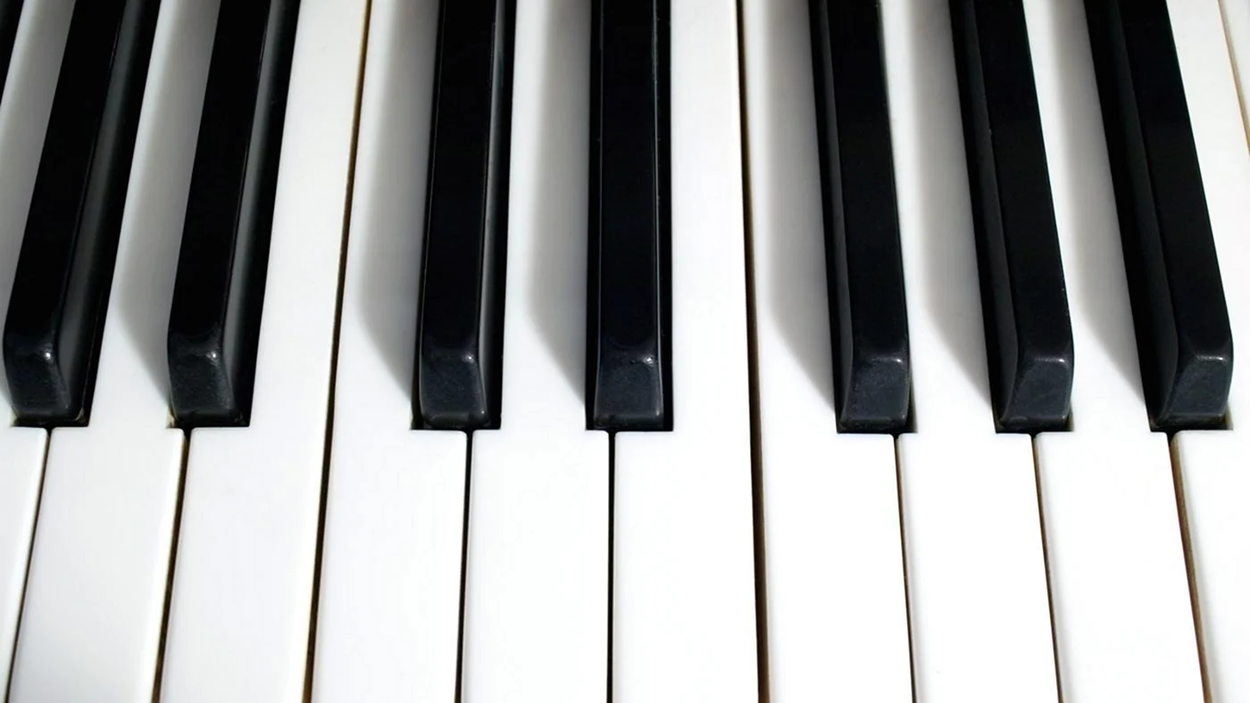 Клавиатура фортепиано длинная