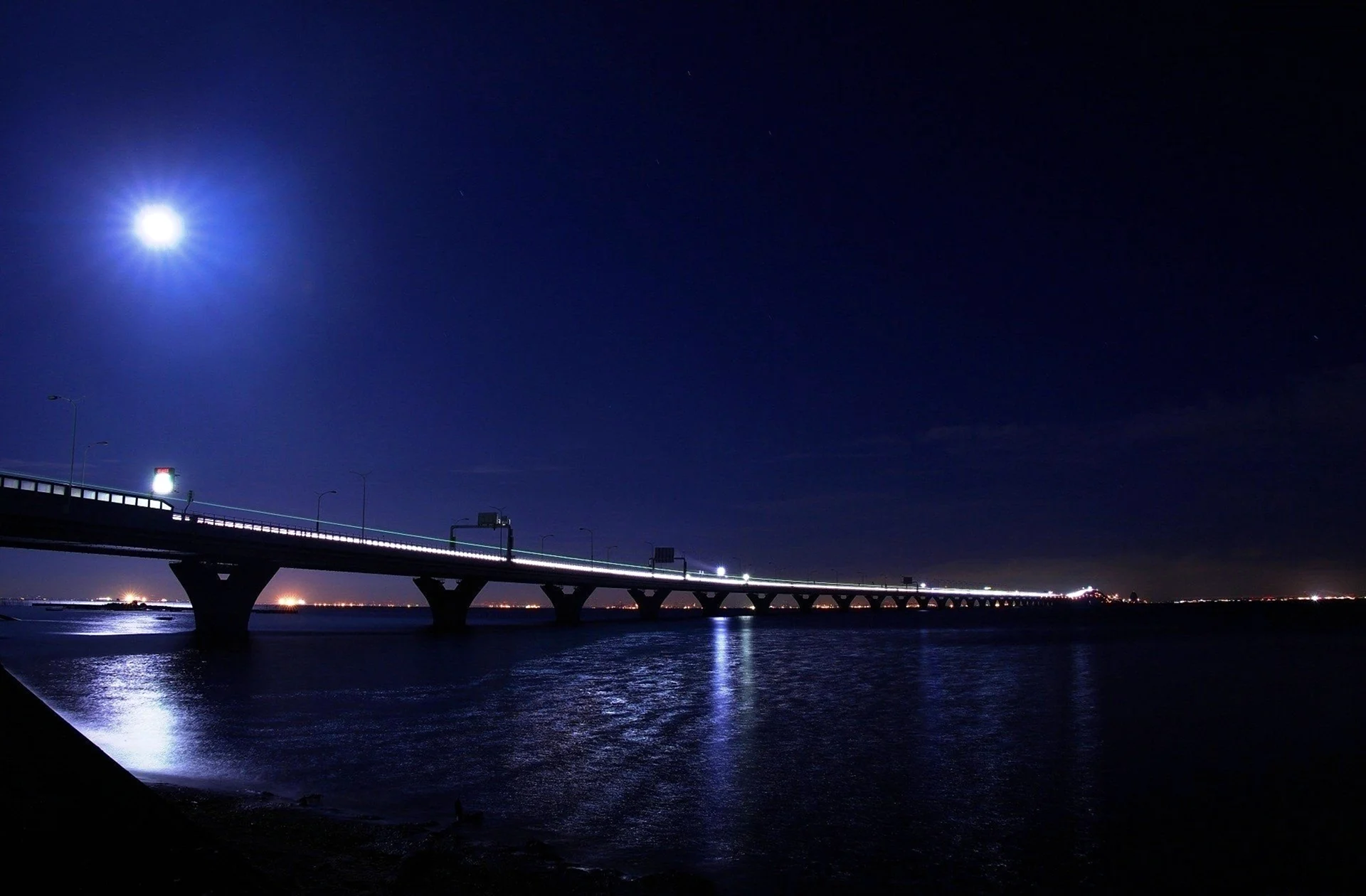 Кубанский мост Астрахань ночью