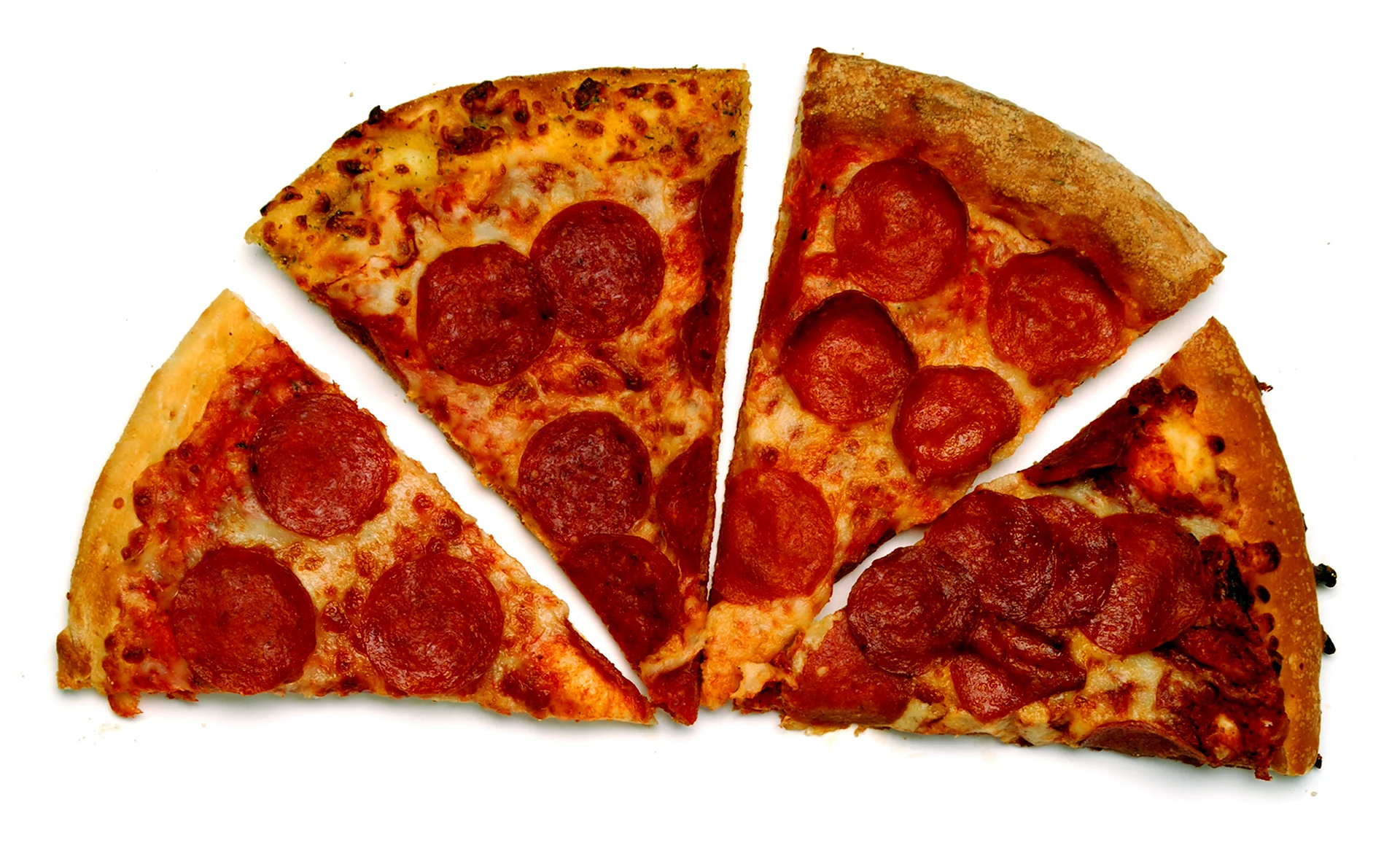 Кусок пиццы на белом фоне