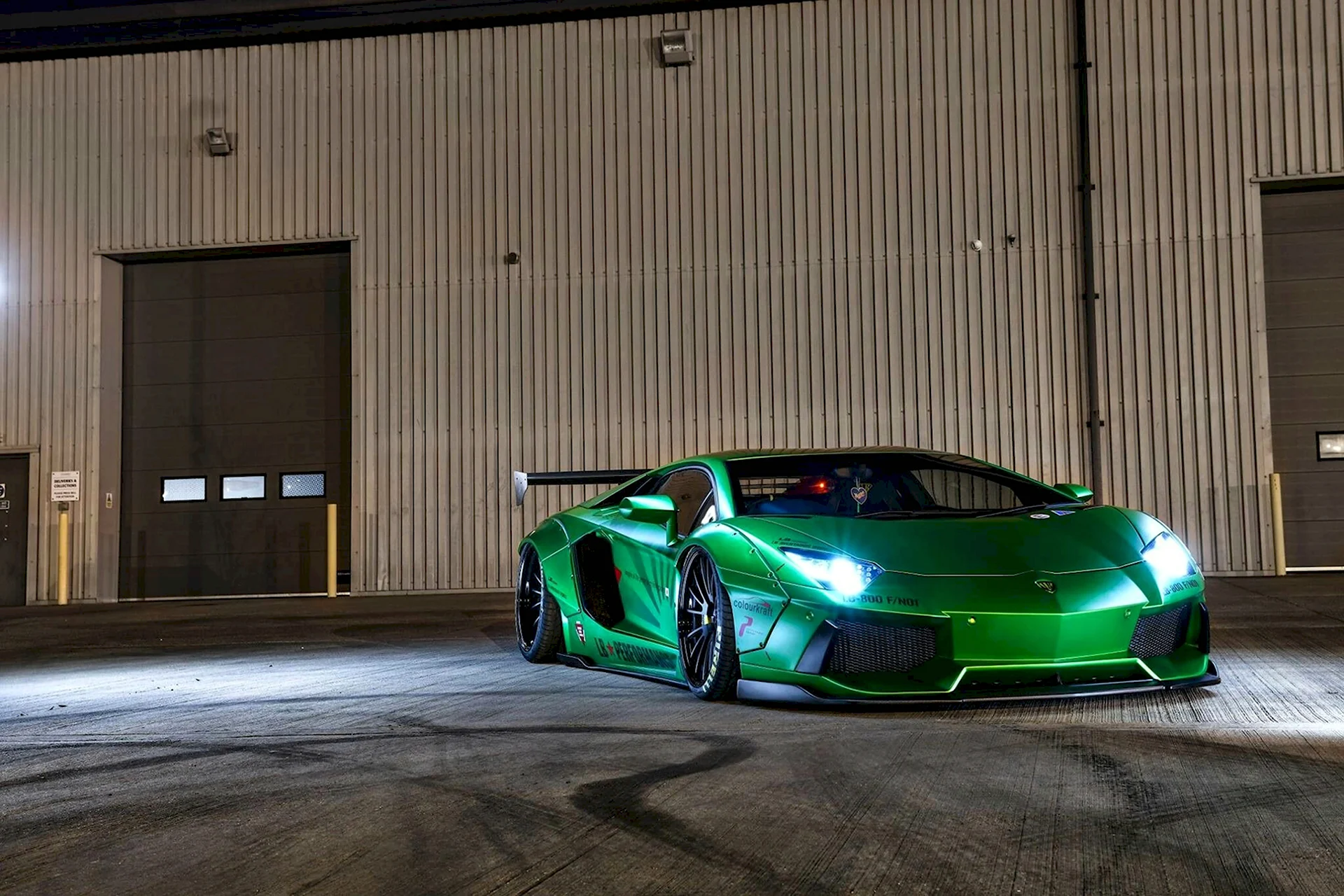 Lamborghini Aventador 8к