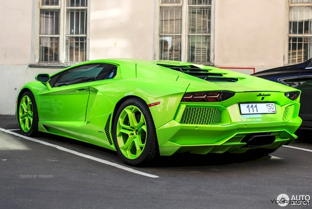 Lamborghini Aventador lp700-4 Green