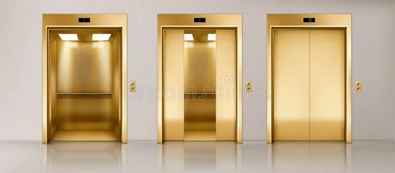 Лифт с золотыми дверьми