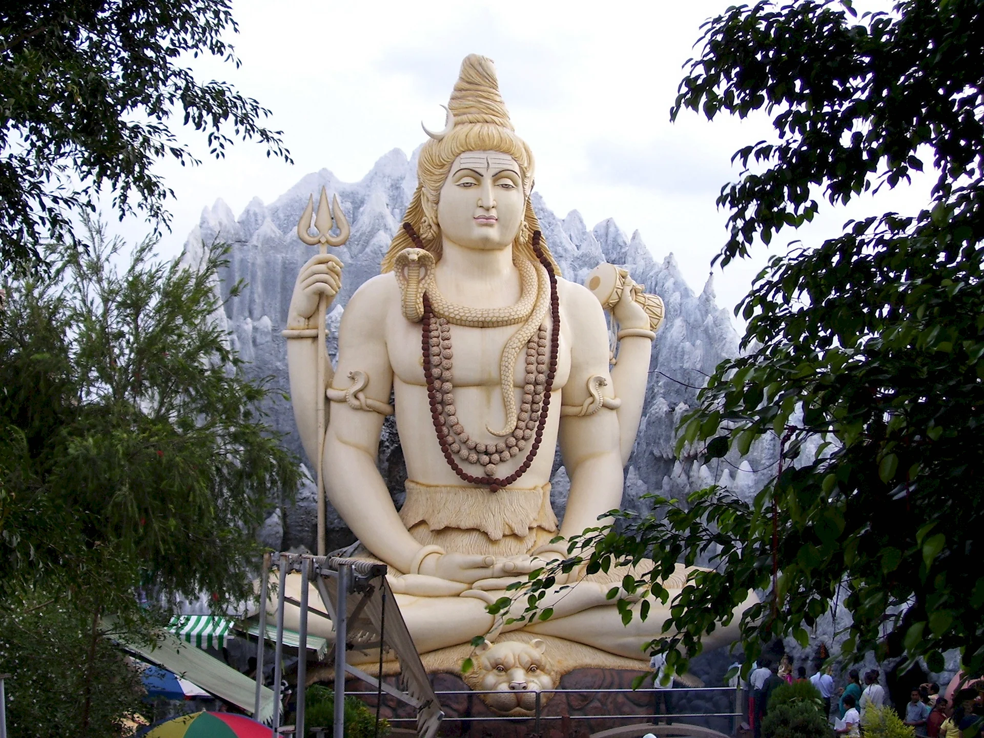 Маврикий гигантская статуя Бога Шивы