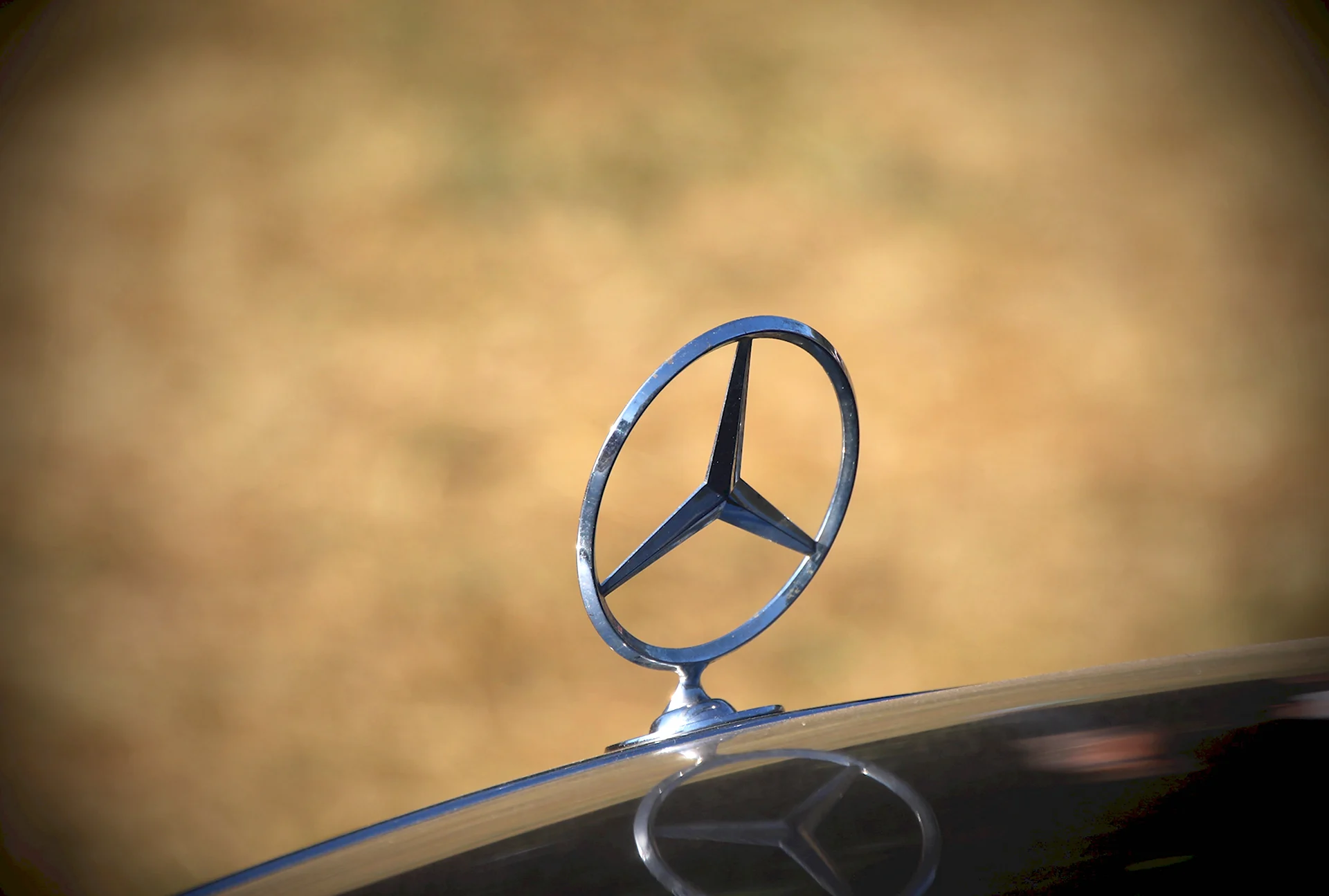 Mercedes Benz symbol