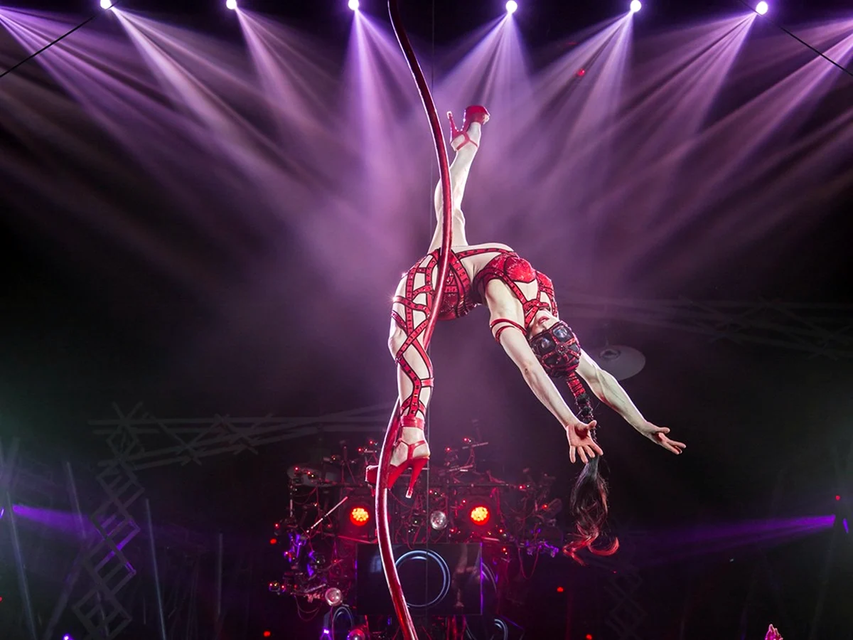 Michael Jackson one Cirque du Soleil
