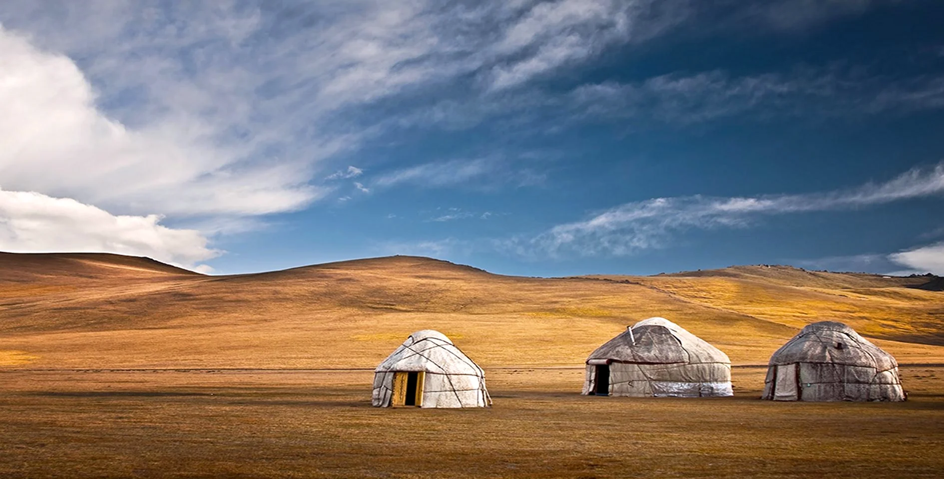 Монголия пейзажи с юртой