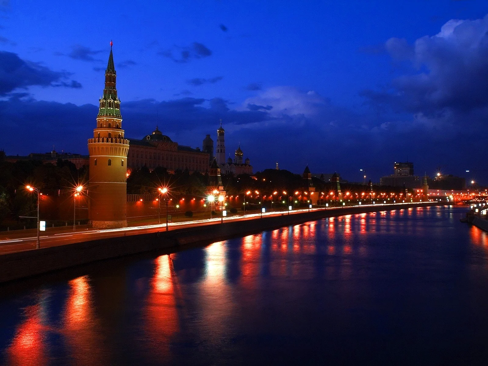 Москва река Кремль вечер ночь