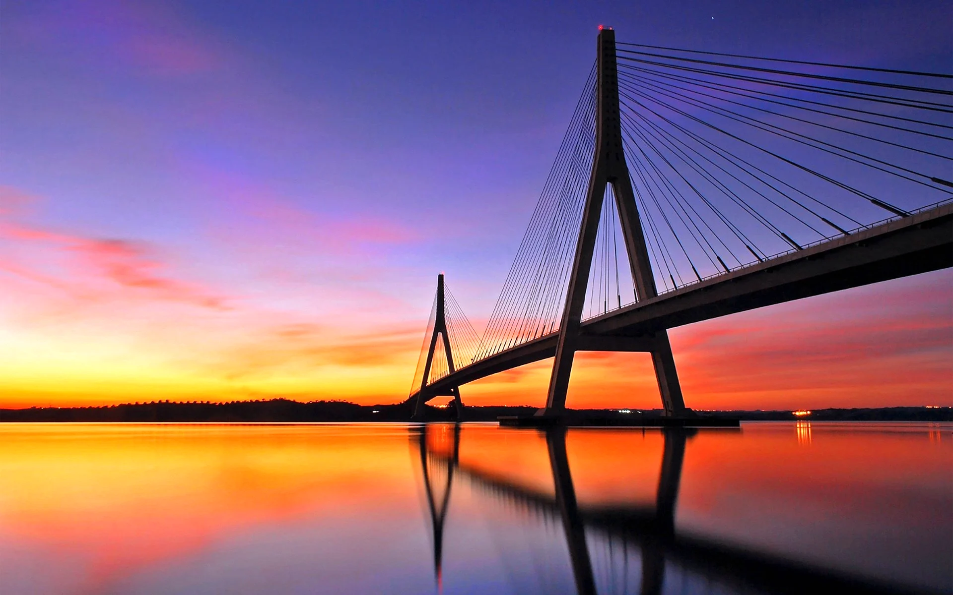 Мост на закате