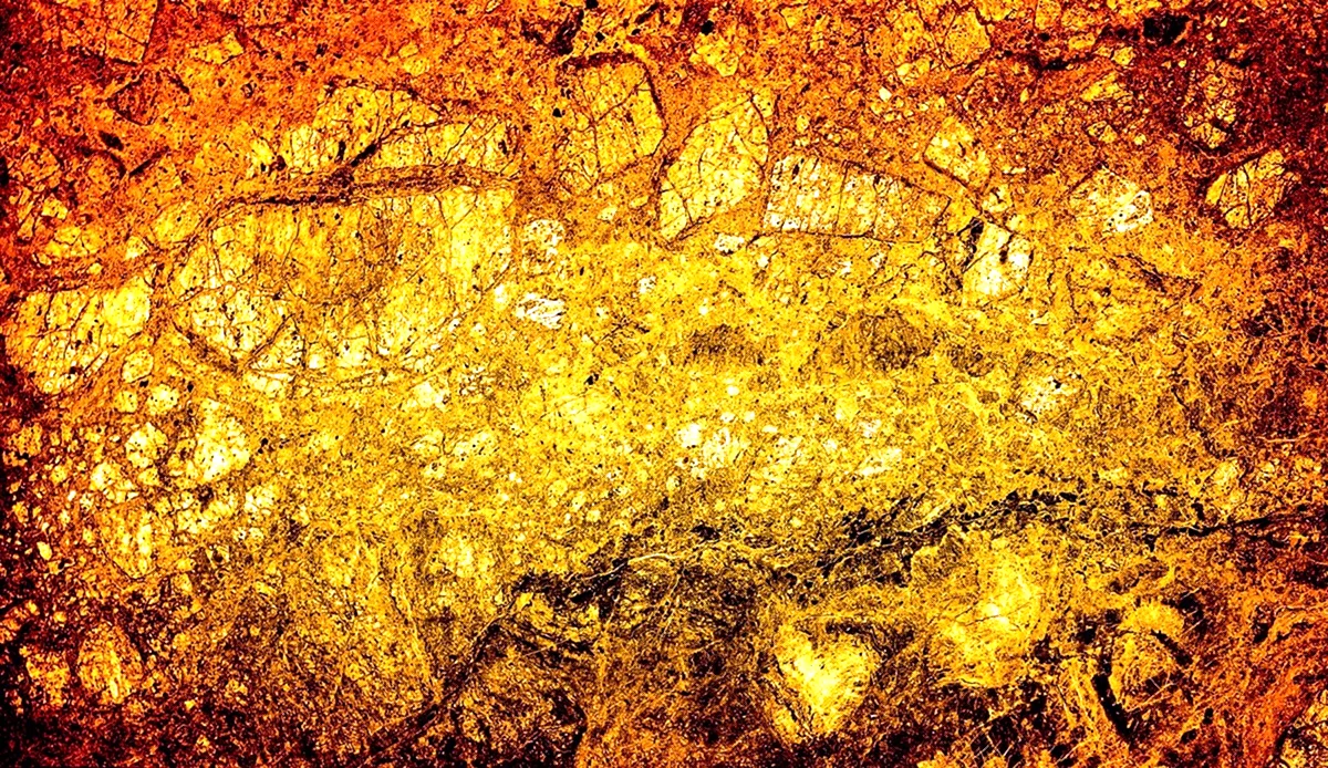 Мрамор с золотыми прожилками текстура