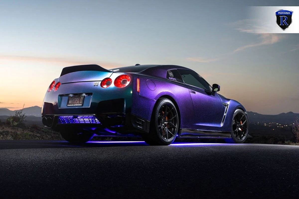 Nissan Skyline r35 GTR фиолетовый