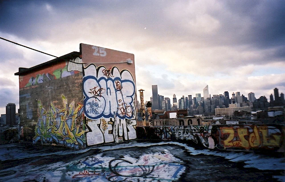 Нью Йорк гетто улицы с граффити