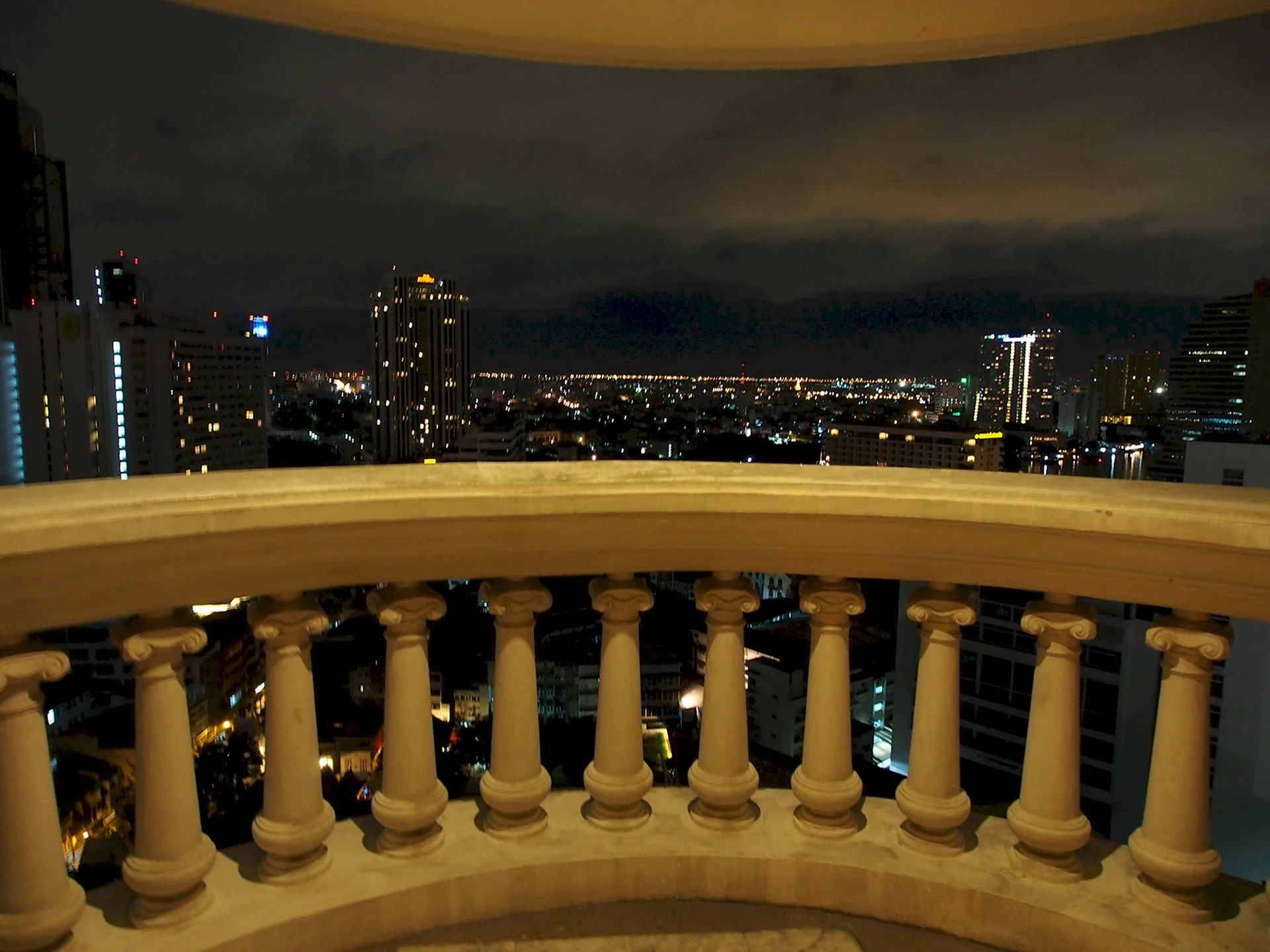 Ночной вид с балкона