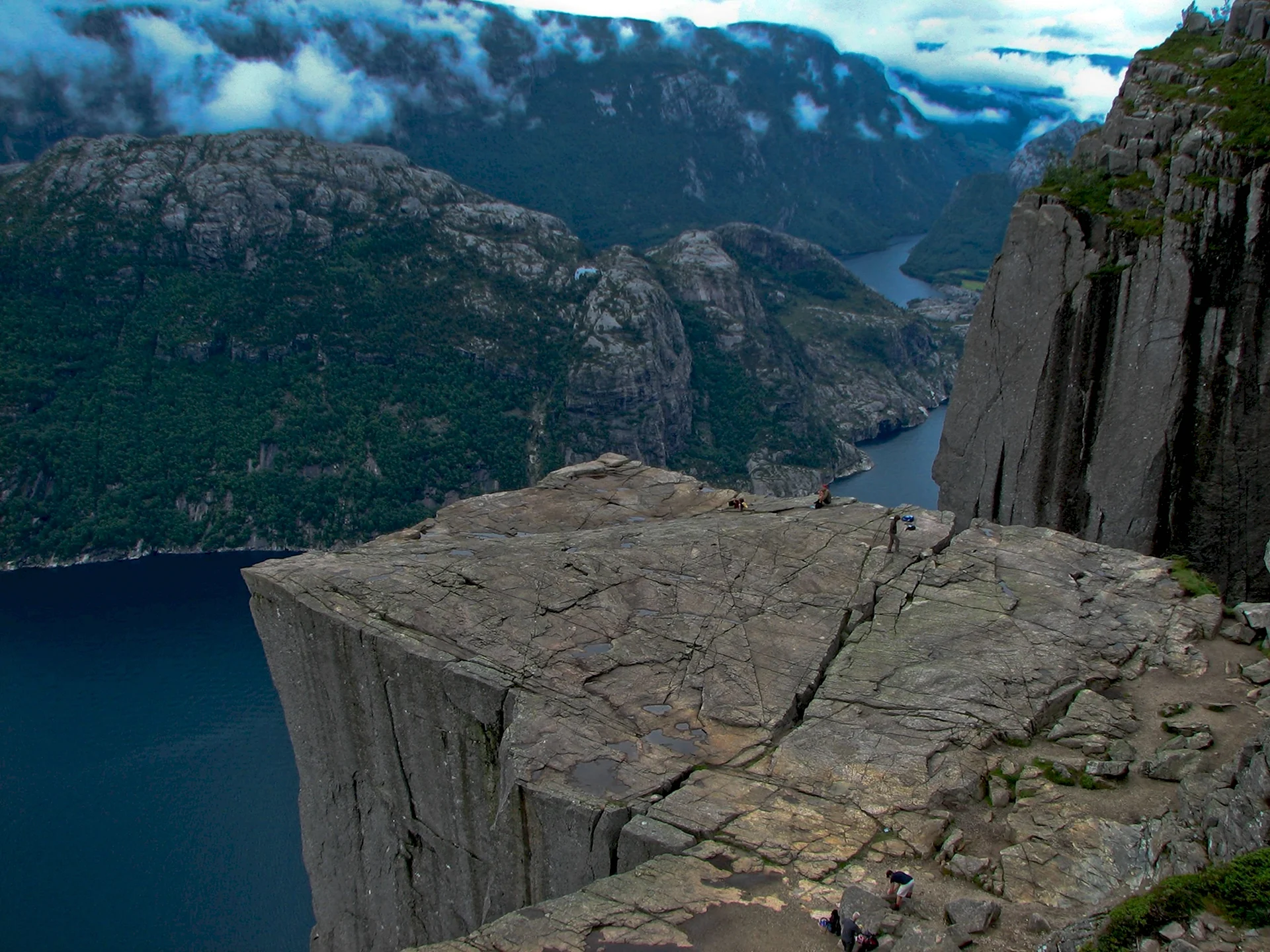 Норвегия гора Прекестулен