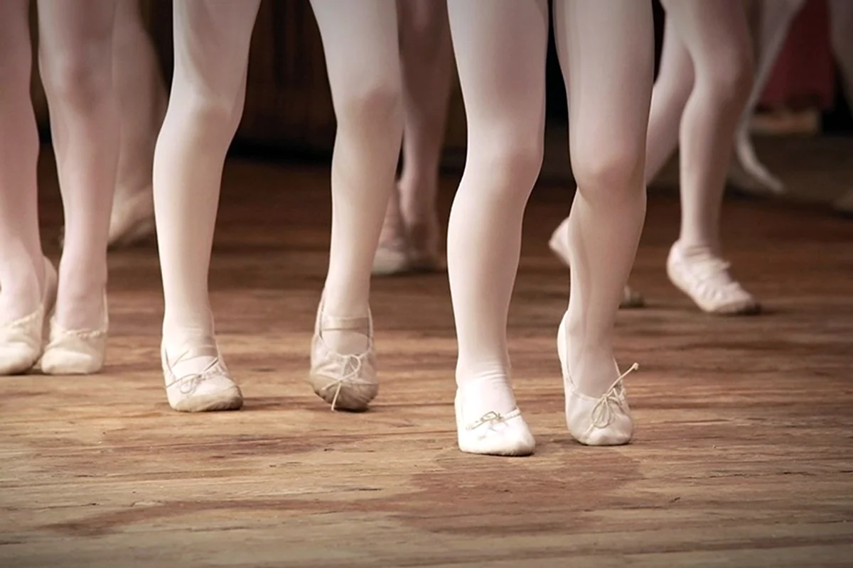 Ножки маленьких балерин