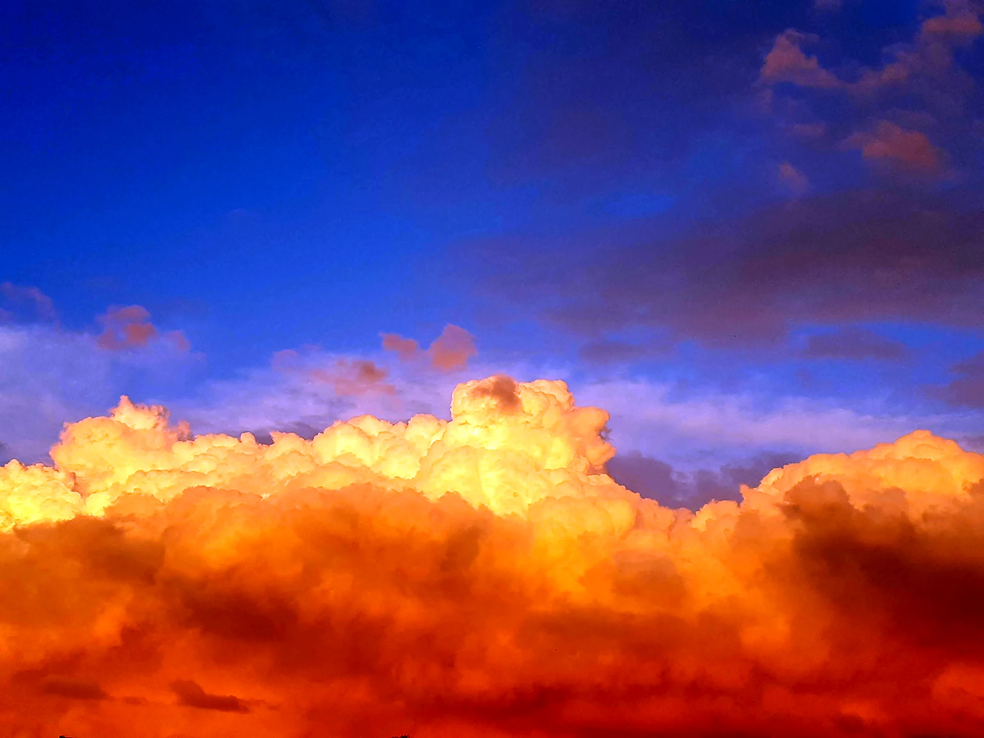 Оранжевые облака Эстетика
