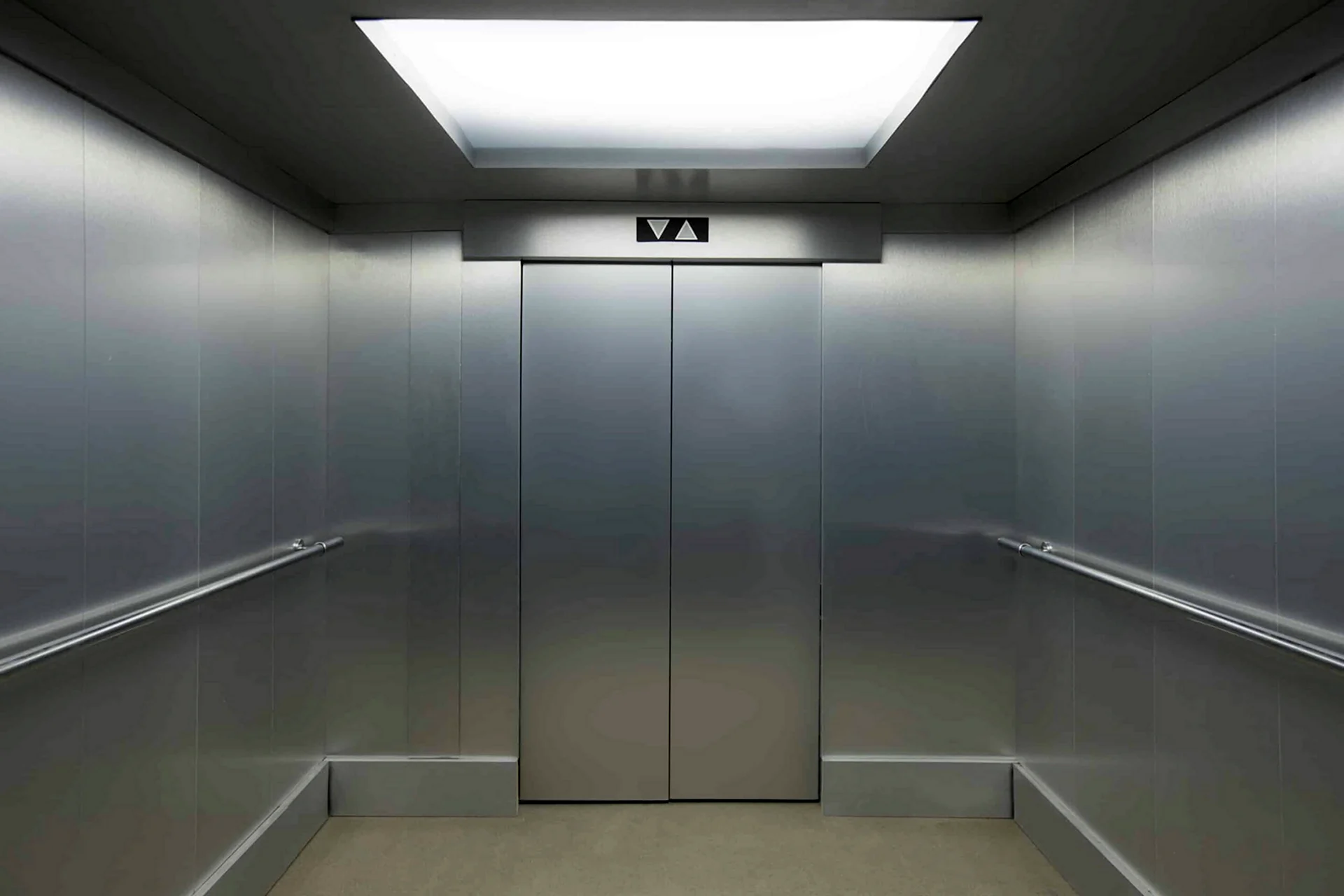 Освещение в лифте