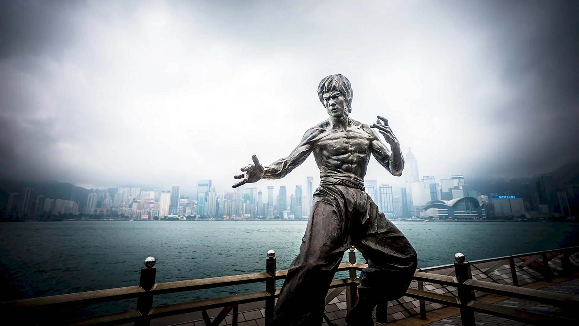 Памятник Брюсу ли в Гонконге
