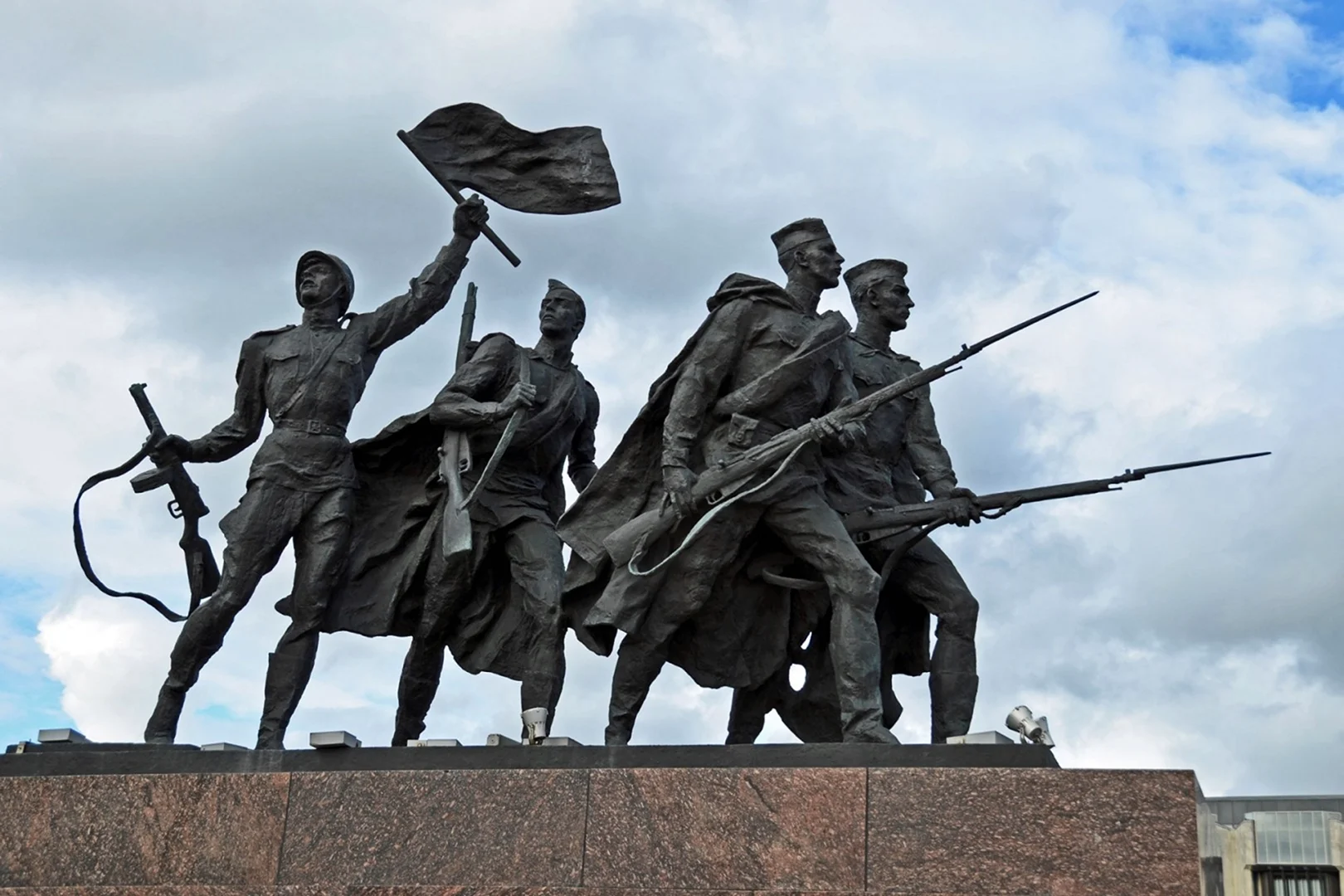 Памятник героическим защитникам Ленинграда в Санкт-Петербурге