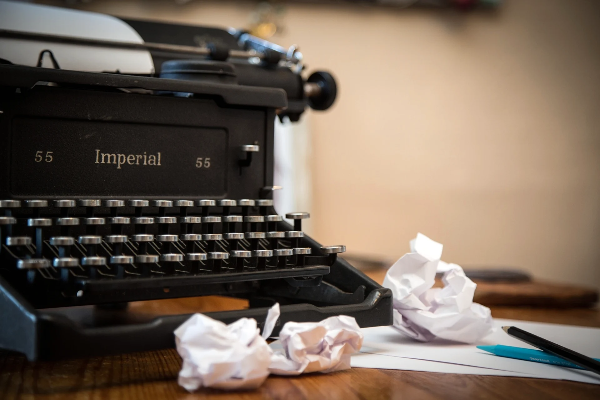Печатная машинка писатель